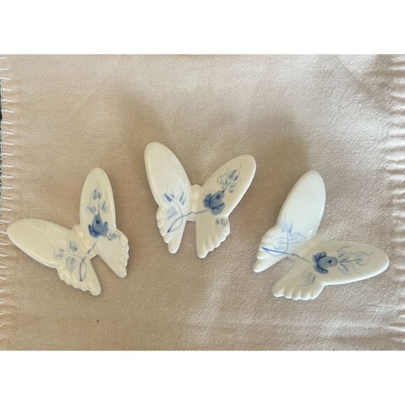 3 Vintage Hand Painted Porcelain Butterflies Wall Decor Blue White Ceramic Set - Picture 1 of 3